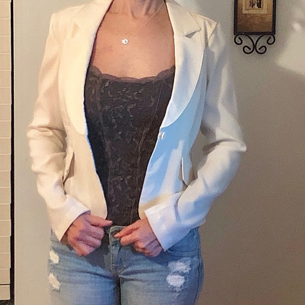 Women’s suit / blazer / size small